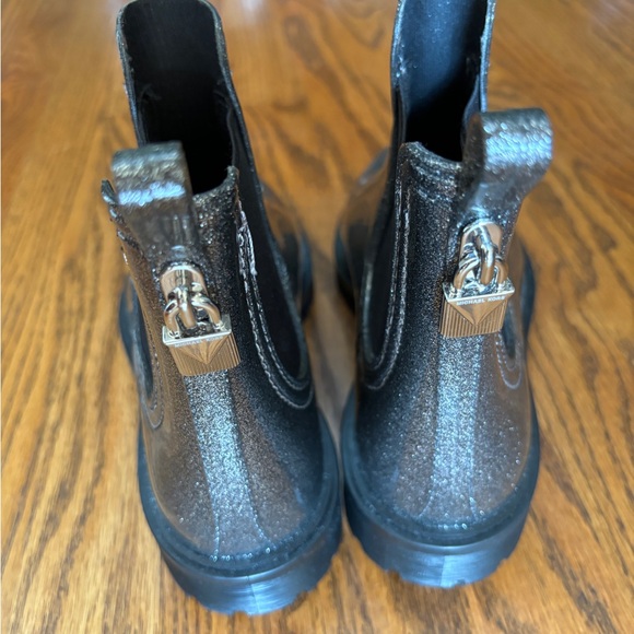 Michael Kors Silver Boots rain snow size 9 Like New - Picture 3 of 6
